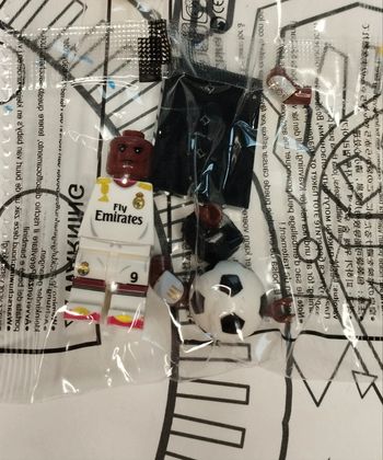 Personnage type Lego football neuf Kylian m'bappé Real Madrid