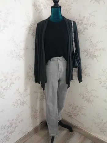 Gilet gris ouvert dans le dos avec nœuds rose fluo / little marcel / (XL)