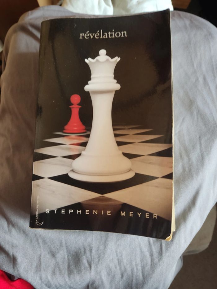 livre Stephanie Meyer Révélation