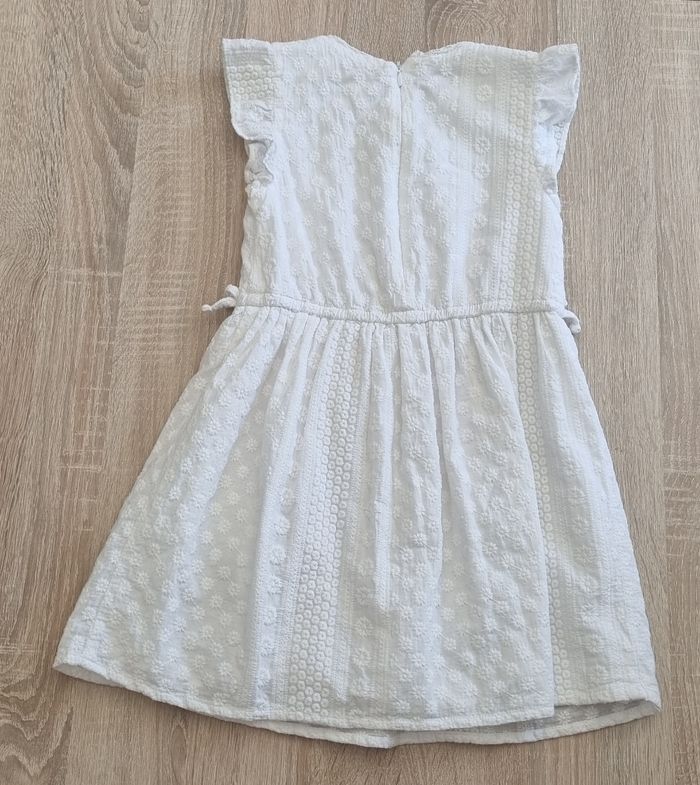 Robe blanche 8ans - photo numéro 3