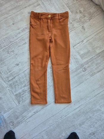 Pantalon (ressemble à un leggings) Taille 6 ans