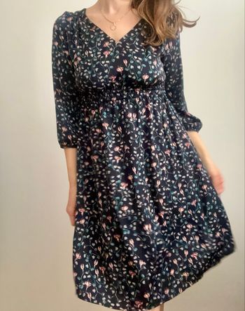 Robe légère bleu à motifs fleurs taille M