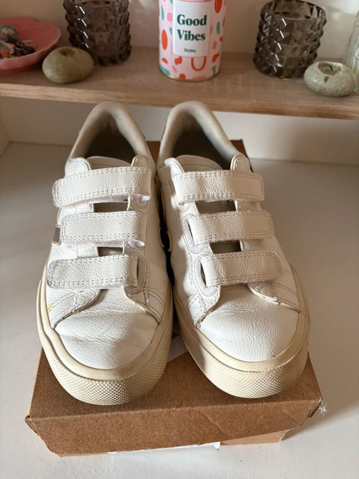 Baskets a scratch Veja • blanches et dorées • 36 🌿 - photo numéro 2