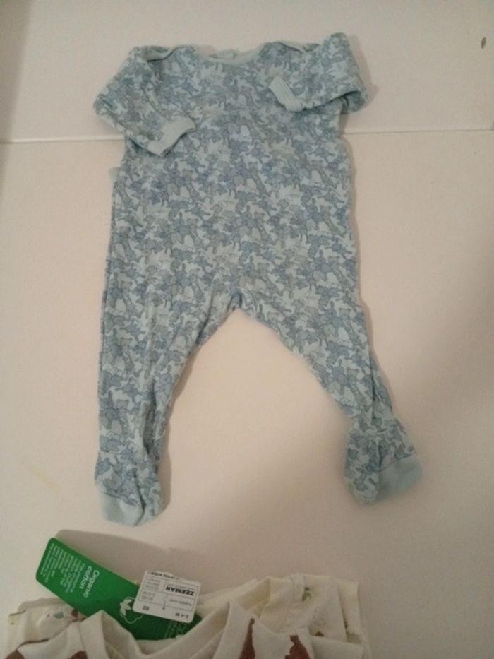 3 pyjamas légers et 1 bonnet , 3 mois - photo numéro 4