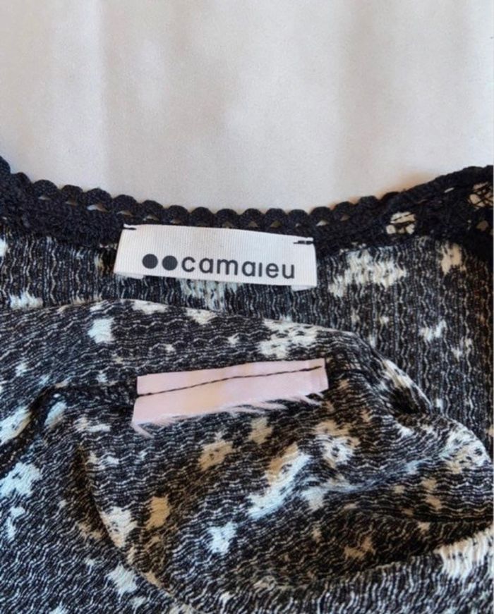 Blouse noire à motifs petites fleurs blanches encolure V Camaïeu taille 38 / M - photo numéro 10