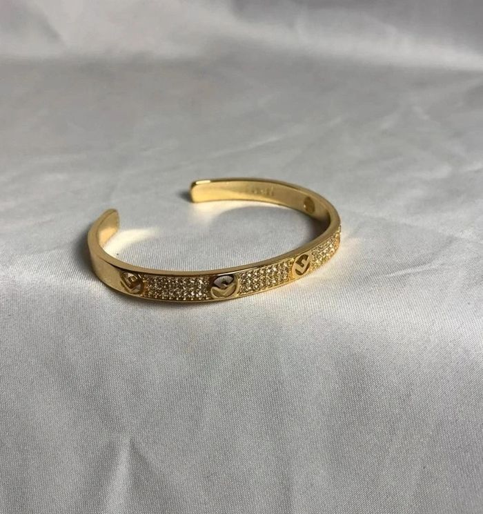 Bracelet demi jonc F sans la boite