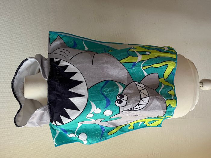 Cape de bain, serviette à capuche requin - photo numéro 2