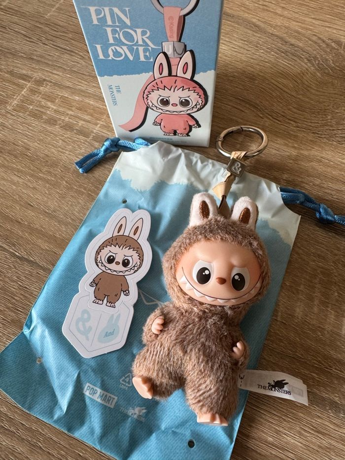 Labubu Pin for love &