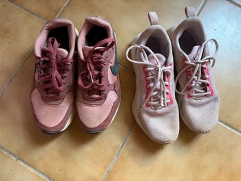 Lot de 2 paires de baskets Nike T. 36 fille