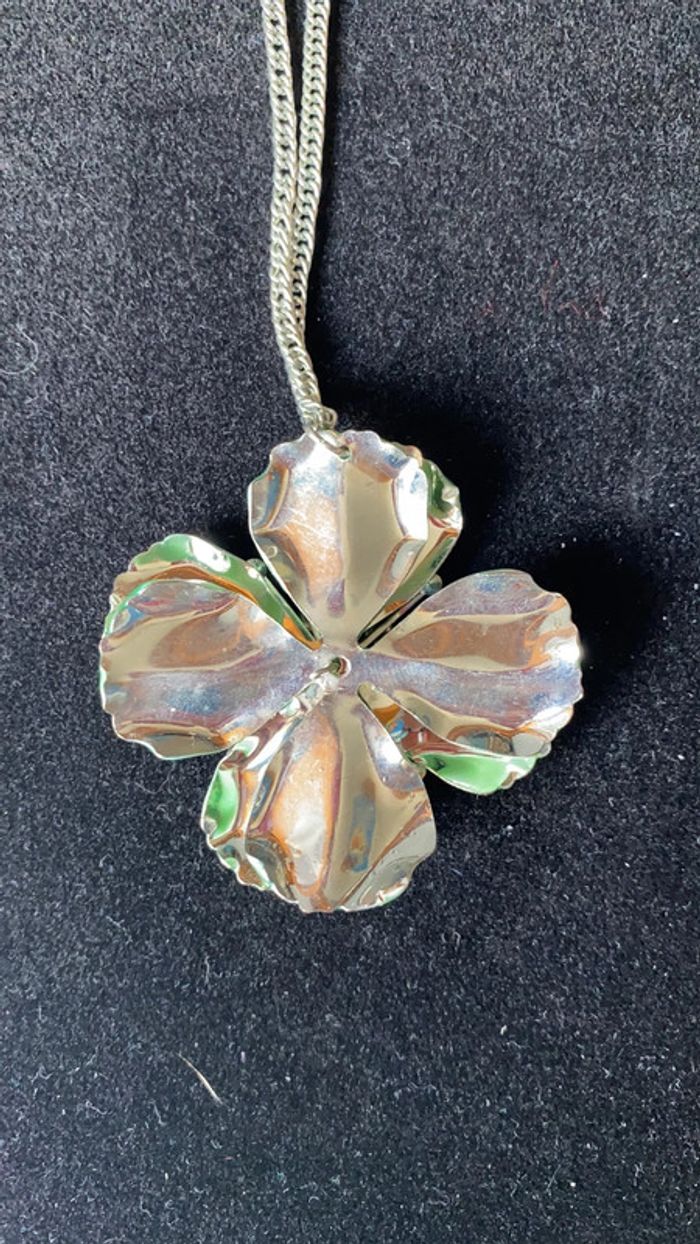 Collier fantaisie nénuphar avec chaîne argentée - photo numéro 6