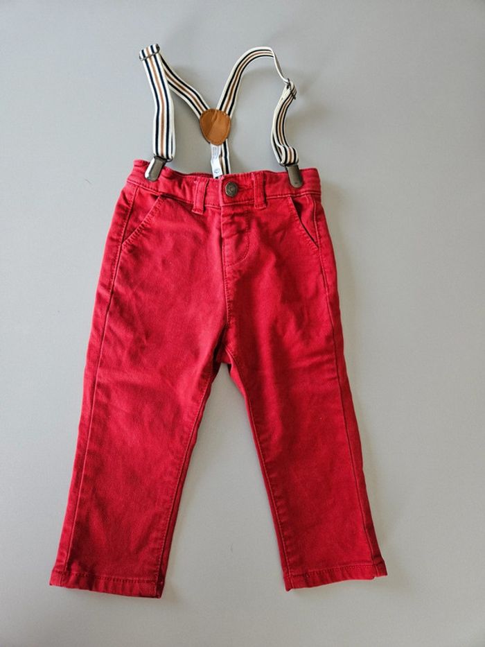 Jean bretelle rouge 9/12m