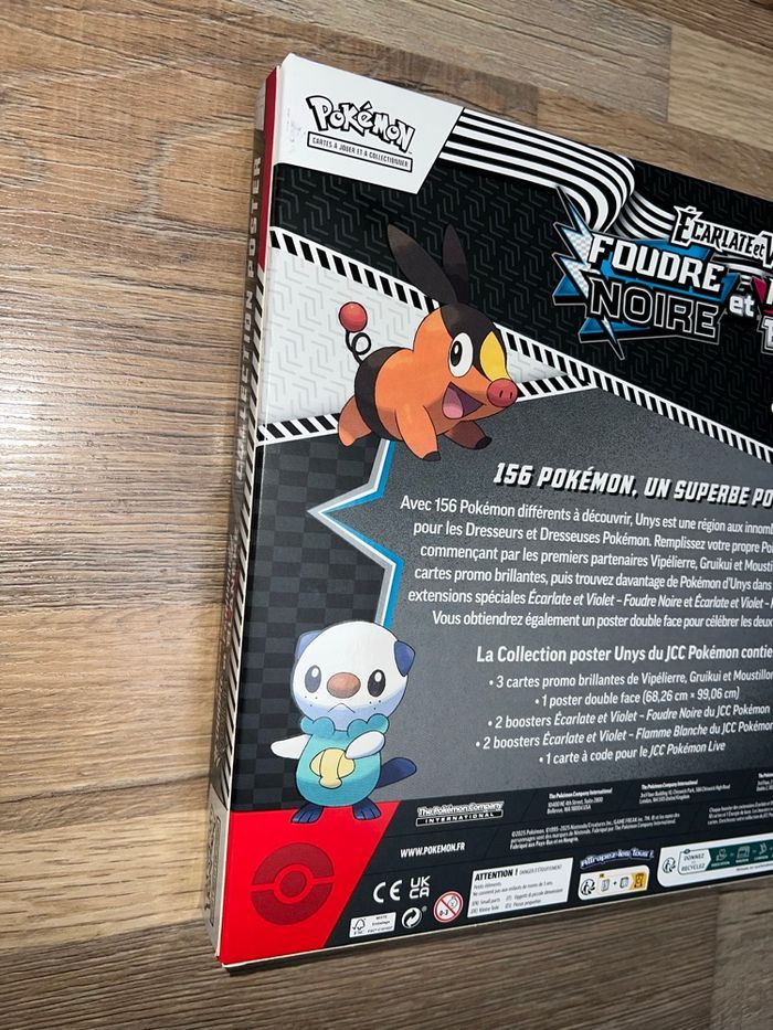 Coffret Pokémon  poster 10.5 flamme blanche foudre noire - photo numéro 2