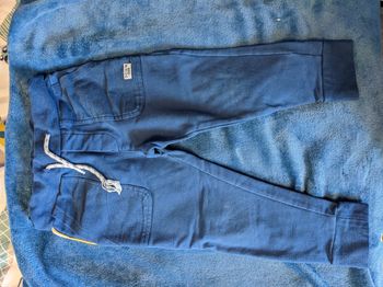 Pantalon type jogging taille 4 ans, bon etaty