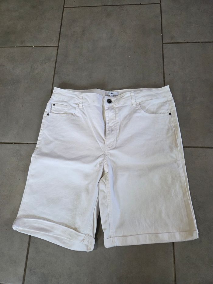 Short, bermuda
