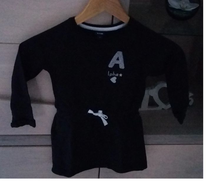 robe kiabi noire/argent 3 ans NEUVE