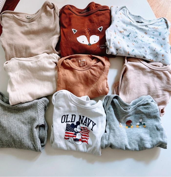 Lot de 9 bodies 3 mois