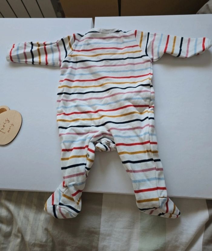 Pyjama 3 mois - photo numéro 3