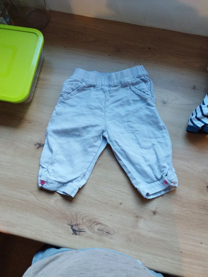 Pantalon 3/4 bouffant gris perle lin et coton terre de marins 18 mois très bon état