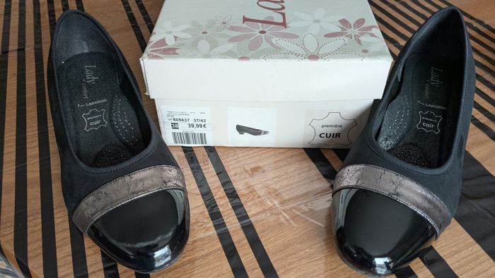 Escarpins noirs et gris, larges, première cuir. - photo numéro 3
