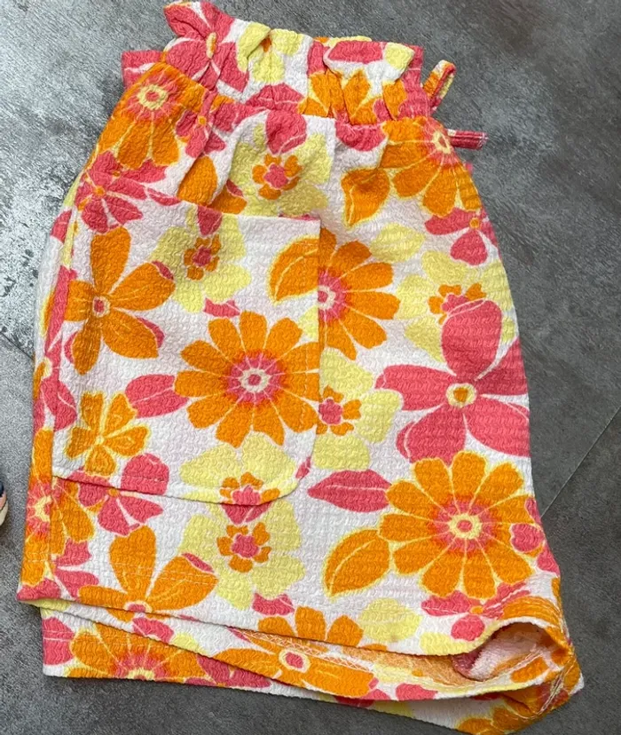 Lot, short fille