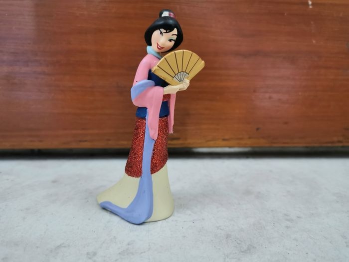 Figurine princesse mulan /disney