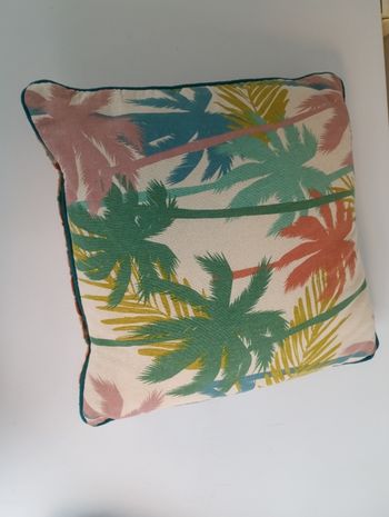 Coussin neuf 40/40 cm