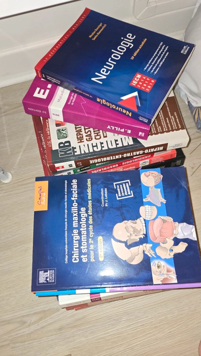 Lot 19 livres médecine - photo numéro 2