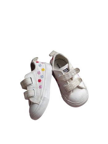 Chaussures blanches à motifs fleurs T20