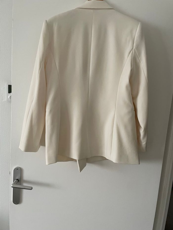 Costume, stradivarius, pantalon, taille 40 veste taille L. Très bon état quatre - photo numéro 4