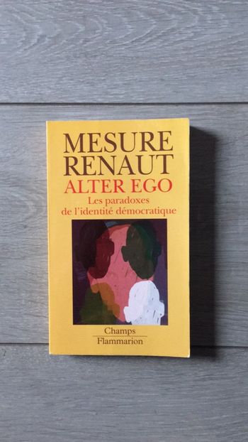 Livre de poche  - alter  ego