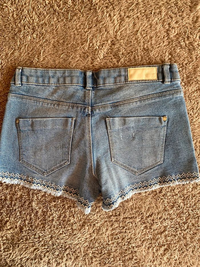 Short en jean brodé fleurs Clockhouse - photo numéro 4