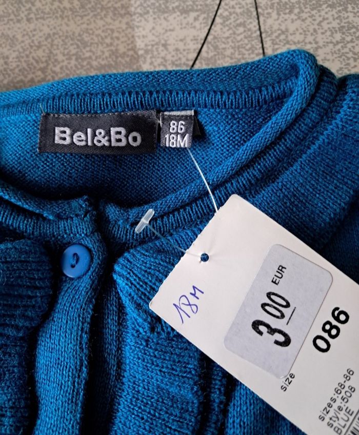 Ensemble NEUF pour fille robe 1 an et gilet 18 mois - photo numéro 7