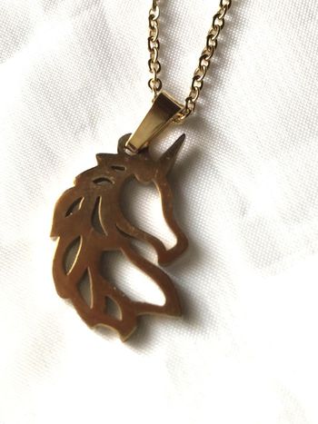 Collier Pendentif Tête Licorne Animal Créature Mythique Bijou Doré Fantaisie Hommes Femmes