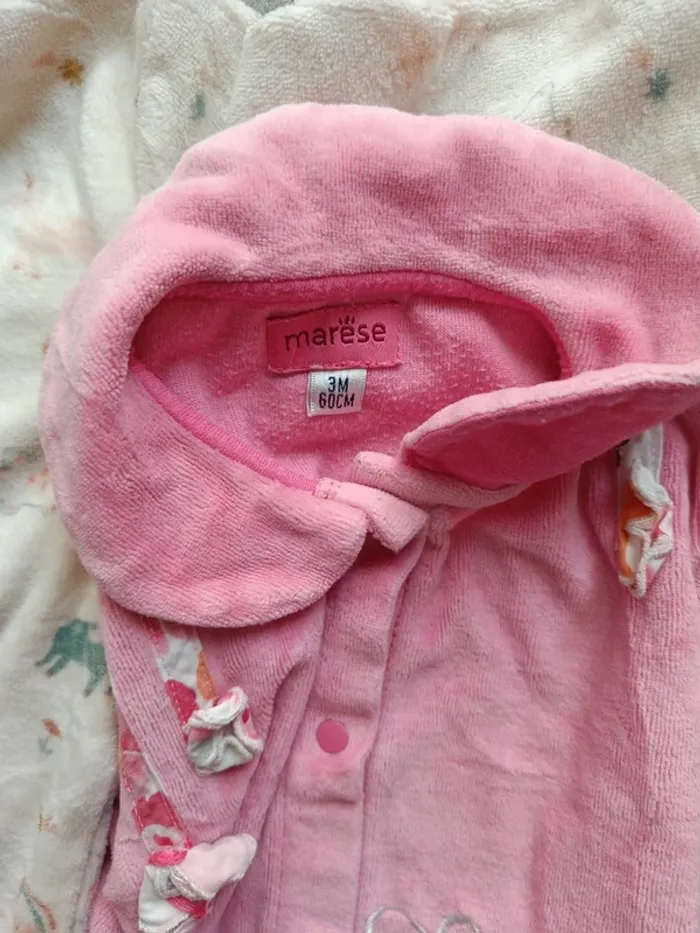 Lot de 2 pyjamas en velours Kiabi et marëse 3 mois roses - photo numéro 3