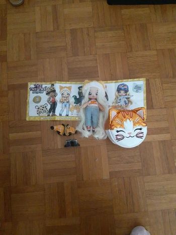 Poupée na na na surprise chat