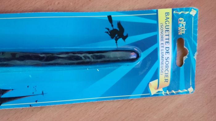 Baguette de sorcier sonore et lumineuse jamais servi. - photo numéro 2