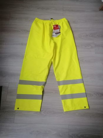 Pantalon de pluie jaune. Marque Portwest