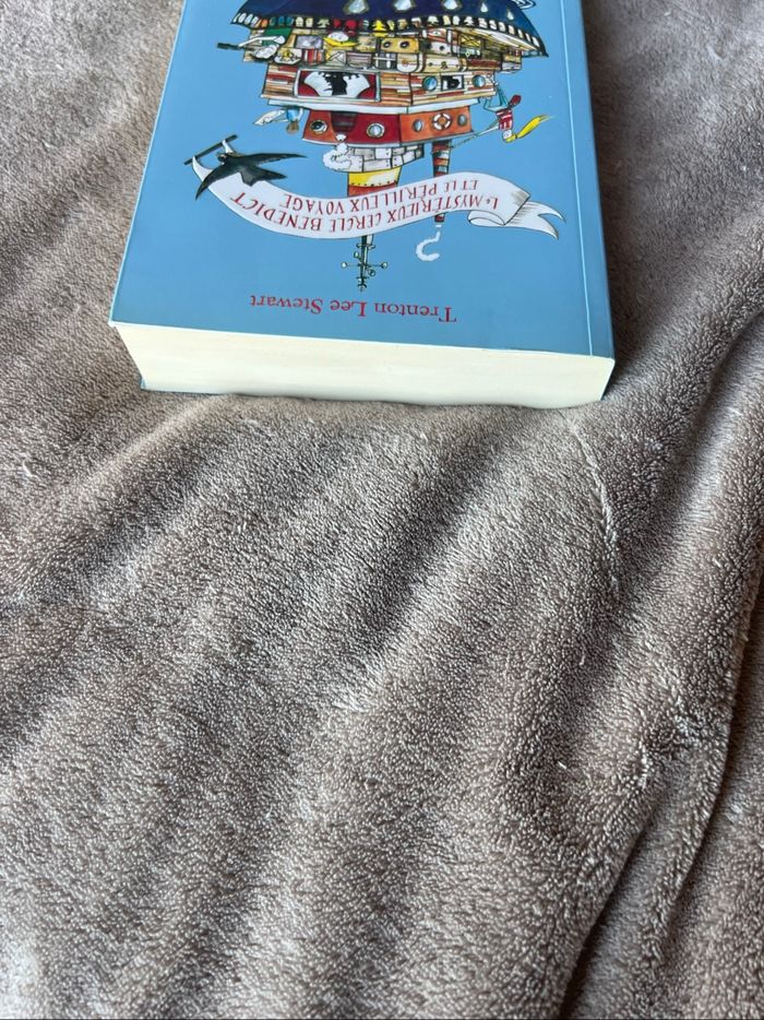 Livre le mystérieux cercle benedict et le perrieux voyage par Trenton Lee Stewart - photo numéro 4