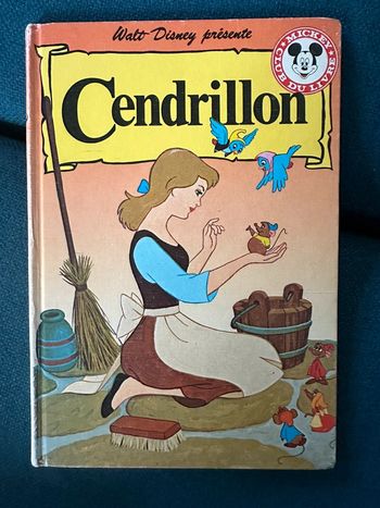 1977 Livre album ancien Disney Mickey Club du livre Cendrillon collection vintage princesse