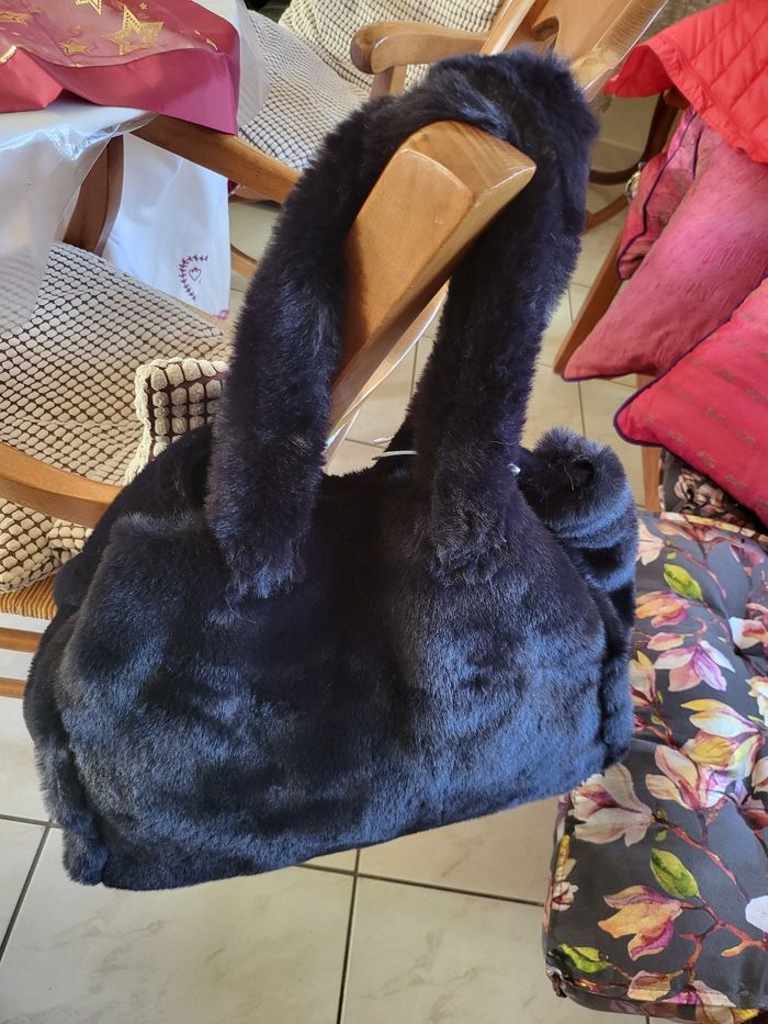 Cabas en  fausse fourrure velours brillante Marine ombre - photo numéro 8