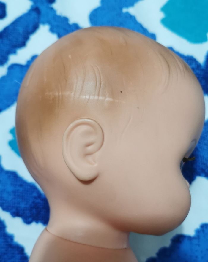 Authentique Poupon Baigneur ancien, Vintage, numéroté, de l'année 1977, aux yeux bleus dormeurs, de fabrication italienne. En très très bon état. - photo numéro 6