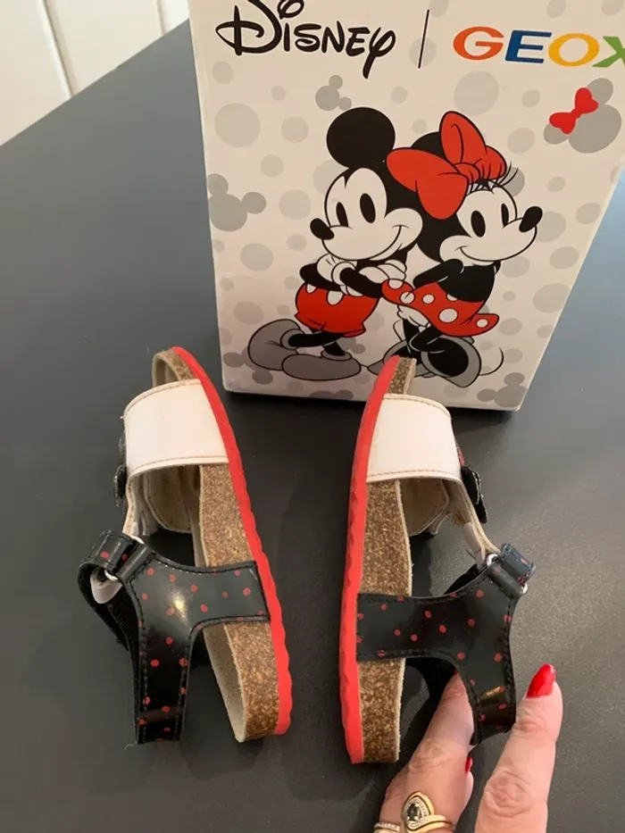 Sandales scratch Geox Disney Mickey Minnie taille 25 - photo numéro 4