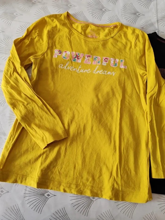 2 hauts manches longues 6 ans - photo numéro 2