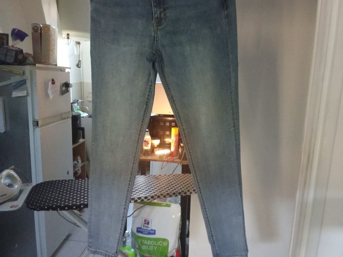 Jean de femme . marque Pimkie taille 40