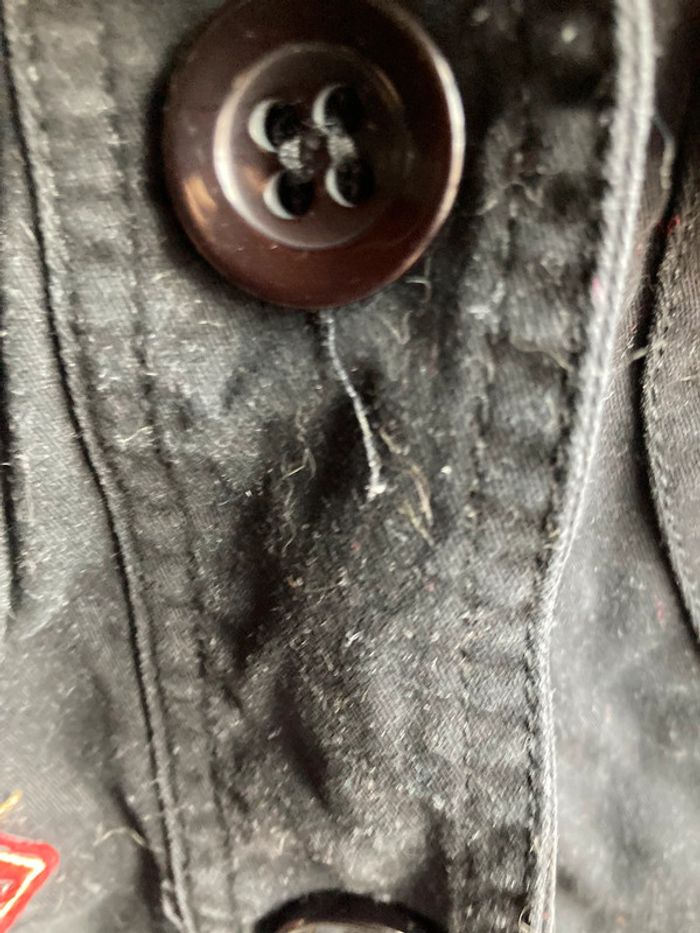 Superbe veste mi longue jamais portée, noire avec stickers taille S - photo numéro 5