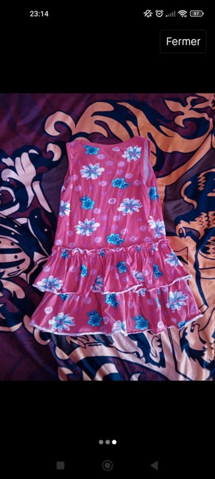 💥petite robe fleurie 💥2€ au lieu de 3€ - photo numéro 3