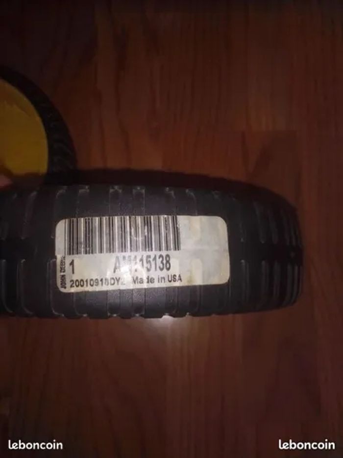 Roues tondeuse John Deer Neuves - photo numéro 3