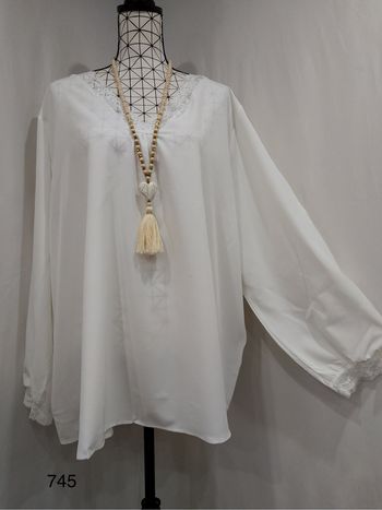 Blouse élégante blanche en dentelle patchwork – grande taille femme (54), manches longues, chic et confortable