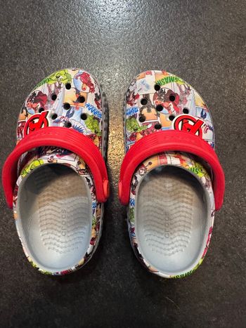 Crocs AVENGERS taille 24/25