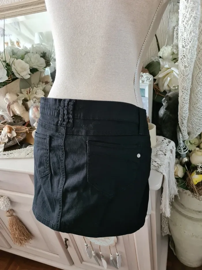 Mini jupe noire bouton bijou Clandjones Taille 40 - photo numéro 3
